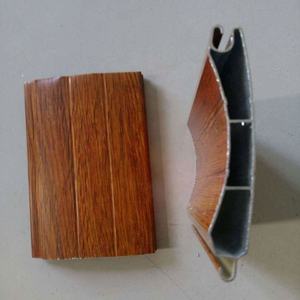 أبواب خشبية أوتوماتيكية معزولة للمخزن باب كهربائي دوار 16x8 باب جراج مزدوج رخيص - Product Image 3