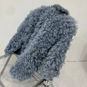 100% vraie fourrure couleur unie en cuir fourrure veste mouton cheveux bouclés hiver femmes <span class=keywords><strong>manteau</strong></span> en peau de mouton - Product Image 4