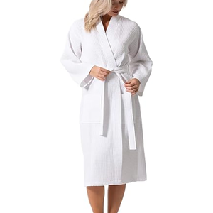 Accappatoio da donna bianco in maglia waffle con colletto kimono, maniche lunghe, cintura annodabile, tasche laterali, leggero, per spa e hotel - Product Image 4