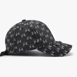 Cappellino da Baseball Classico in Jeans Blu Effetto Usurato con Ricamo a Patch Monocromatico a Fiocco Disperso e Strass - Product Image 4