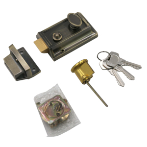 Fechadura de Porta Antiga de Bronze de Alta Segurança para Exteriores com Trinco Noturno, Feita de Liga de Zinco com Botão e Cilindro de Latão, Inclui Chaves - Product Image 1