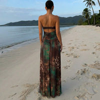 Robe longue tie-dye Russet Juniper avec détails métalliques, découpe et fente haute, robe de plage glamour