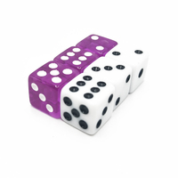 Dés en acrylique personnalisés mélangés à des dés blancs solides, points standard D6, parfaits pour les jeux de société et les accessoires de TCG.