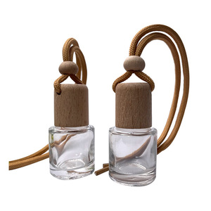 Diffuseur de voiture en verre rond de 6 ml avec bouchon en bois de hêtre - Product Image 1