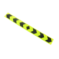 Bande réfléchissante jaune fluorescente avec flèche noire, autocollant d'avertissement réfléchissant pour pare-chocs de camion