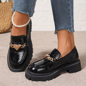 Plus Size Thick Sole Autumn Chain Flats Women's British Style Chunky Heels Slip-on Small Leather Shoes - Product Image 3