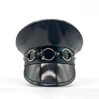 Chapeaux de capitaine noirs en cuir verni avec triple anneau en O et pointes, style punk gothique, vente en gros