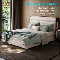 Lit de luxe italien moderne, taille King, ensemble de chambre à coucher, lit incurvé rembourré en cuir véritable, finition ultra brillante pour villa et hôtel