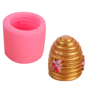 Moule en silicone en forme de nid d'abeille pour la fabrication artisanale de savon à la cire d'abeille, de barres de lotion pour les mains, de crayons, de cire à fondre, de ruches, de bougies - Product Image 3