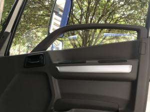 1000kg <span class=keywords><strong>Mini</strong></span> camion de fret électrique boîte de vitesses automatique direction gauche batterie au Lithium R15 pneu cuir nouveau Cargo léger Ev <span class=keywords><strong>Mini</strong></span> Van - Product Image 2