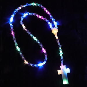 2024 Unique 21 pouces Glow in the Dark Chapelet <span class=keywords><strong>Collier</strong></span> <span class=keywords><strong>de</strong></span> perles <span class=keywords><strong>de</strong></span> prière catholique avec forme <span class=keywords><strong>de</strong></span> <span class=keywords><strong>croix</strong></span> chrétienne légère multicolore - Product Image 1