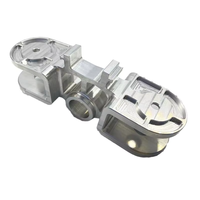 Support de rotule de direction multi-bras en aluminium brut usiné CNC 5 axes sur mesure, avec manchon central, perçage et brochage