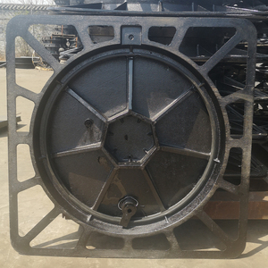 알제리 시장 850*850mm 연성 철 맨홀 커버 무료 샘플 맞춤형 <span class=keywords><strong>OEM</strong></span> 도로 안전 D400 EN124 검은 역청 - Product Image 2