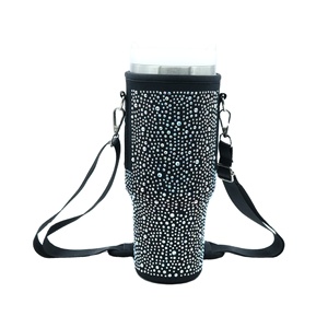 Sac de transport pour bouteille d'eau Bling pour gobelet isotherme 40oz, support en néoprène avec poignée et sangle réglable, accents de diamants glamour - Product Image 1