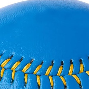 Ballons de softball en cuir personnalisés en gros pour OEM, avec logo sur mesure, promotionnels, légers, durables, de haute qualité, pour l'entraînement et les matchs - Product Image 5