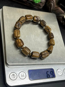 Bracelet extensible artisanal en perles d'oud naturel et d'agarwood pour hommes et femmes, bijou de méditation et de prière en bois parfumé de luxe - Product Image 2