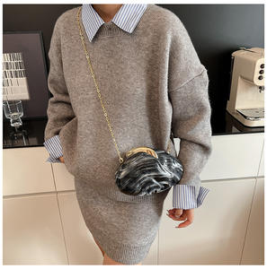 2025新款亚克力手提包女式金色金属钱包夏季派对链钱包女式派对包独特唇手提包 - Product Image 5