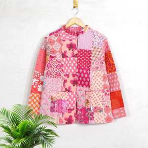 Chaqueta Acolchada de Algodón Estampada Reversible de Nuevo Estilo, Chaqueta Kantha Hecha a Mano con Parches de Algodón - Product Image 4