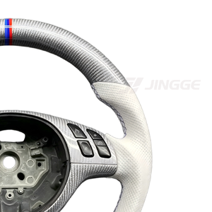 Volant en cuir et fibre de carbone style M Sport (ancien modèle vers nouveau) pour <span class=keywords><strong>BMW</strong></span> Série 3, Série 5, E46, M3, M6, E61, E62, E63 – Amélioration de l'intérieur - Product Image 5