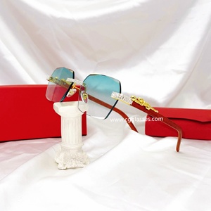 <span class=keywords><strong>Occhiali</strong></span> <span class=keywords><strong>da</strong></span> <span class=keywords><strong>Sole</strong></span> Senza Montatura <span class=keywords><strong>di</strong></span> Tendenza per Donna 2023, <span class=keywords><strong>Occhiali</strong></span> <span class=keywords><strong>da</strong></span> <span class=keywords><strong>Sole</strong></span> <span class=keywords><strong>di</strong></span> <span class=keywords><strong>Lusso</strong></span> per Guida e Viaggio, <span class=keywords><strong>Occhiali</strong></span> con Strass e Diamanti Leopardati - Product Image 3