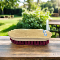Brosse à cheval en bois professionnelle sur mesure, vente en gros du fabricant, poils rigides en PP, peignes curry, couleur, logo et tailles personnalisables