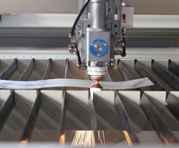 Machine de découpe laser de vente chaude 4x8 pour la découpe de métal acrylique en bois 1325