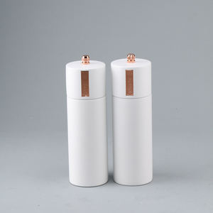 Moinho de pimenta de bambu com logotipo personalizado de estilo moderno e design personalizado premium - Product Image 2