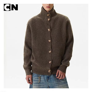 Certificación BSCI Ventas directas de fábrica Hombres Otoño Invierno Nuevo Stand Ccollar 100% Poliéster Vintage Cardigan Suéter con botón - Product Image 2