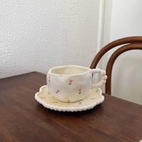 Juego de Taza y Platillo de Cerámica con Diseño de Cuentas de Estilo Elegante, Vajilla con Forma de Flor Irregular, Juego de Tazas de Cerámica con Esmalte Beige