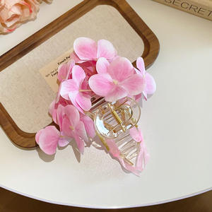 Pince à cheveux romantique en tissu français avec motif requin mignon, accessoire élégant pour femme - Product Image 2