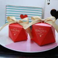Grosir kemasan mewah mewah mewah kotak hadiah kartu pernikahan kustom bentuk berlian hadiah kotak permen