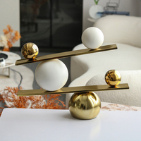 Ornements de boule oscillante en métal de luxe léger, style art moderne, décoration intérieure pour usage domestique et extérieur, emballés en boîte, accessoires pour la maison