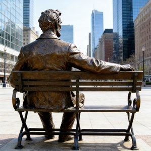 รูปปั้นอะเบราฮัม ลินคอล์น นั่งบนม้านั่ง ขนาดเท่าคนจริง ทำจากทองสัมฤทธิ์ คุณภาพพรีเมียม เหมาะสำหรับตั้งในสวนสาธารณะและลานสาธารณะ - Product Image 4