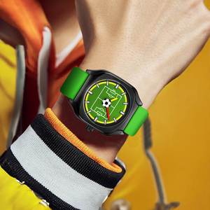 Montre sport à thème football avec logo personnalisé <span class=keywords><strong>pour</strong></span> événements mondiaux de football, conception de terrain OEM ODM, montre à quartz avec bracelets interchangeables - Product Image 6