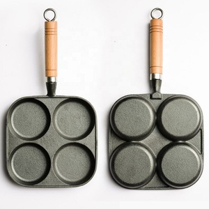 Padella in ghisa a quattro fori con manico in legno per cucinare uova e hamburger - Product Image 2