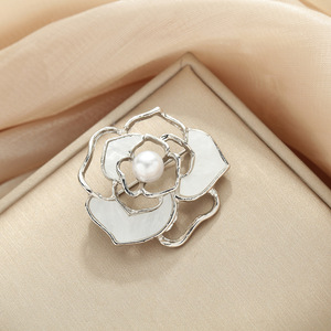 Flower Brooch Zinc Alloy Hollow Design With Pearl Inlay Women's Fashion Accessory Gift - Product Image 2