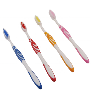 Cepillo de Dientes <span class=keywords><strong>Vinsa</strong></span> para Adultos, Modelo B-201, con Cerdas de Nylon Medianas, Limpieza Eficaz de los Dientes, Mango de Plástico, No Desechable - Product Image 3
