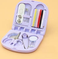 Kit de couture portable en plastique pour hôtel et dortoir, mini trousse de rangement pratique pour fil et aiguilles avec outils de réparation d'urgence