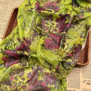 הסיטונאי הגעה חדש הסיטונאי פרחים מודפסים 30d 37gsm כסף זהב שמלת נשים - Product Image 1