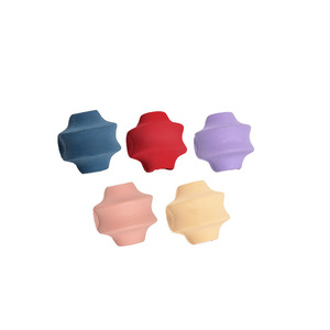 ชุดของเล่นบอลยางสำหรับสุนัข ทนทาน ขนาดใหญ่ สีม่วงกรมท่า สีแดงไวน์ สีเหลืองอ่อน สีเหลืองอ่อนแบบสีรากบัว - Product Image 2
