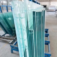 Verre Shunhua à haute résistance aux chocs, verre feuilleté transparent de sécurité, spécifications personnalisées pour la construction de murs-rideaux et de balustrades