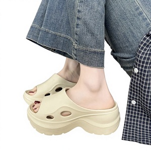 <span class=keywords><strong>2026</strong></span> Neue Sommer Leichte Sandalen mit 7 cm Absatz für Damen – Modische Outdoor-Strandsandalen mit dicker Sohle für kleine Größen - Product Image 1