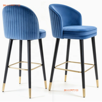 Chaise de comptoir moderne en velours avec dossier, tabouret de bar en bois et tissu pour la maison et la salle à manger - Vente en gros