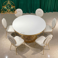 Tables et chaises de mariage modernes et durables en acier inoxydable avec plateau en verre pour l'ameublement d'hôtels, les banquets et les réceptions