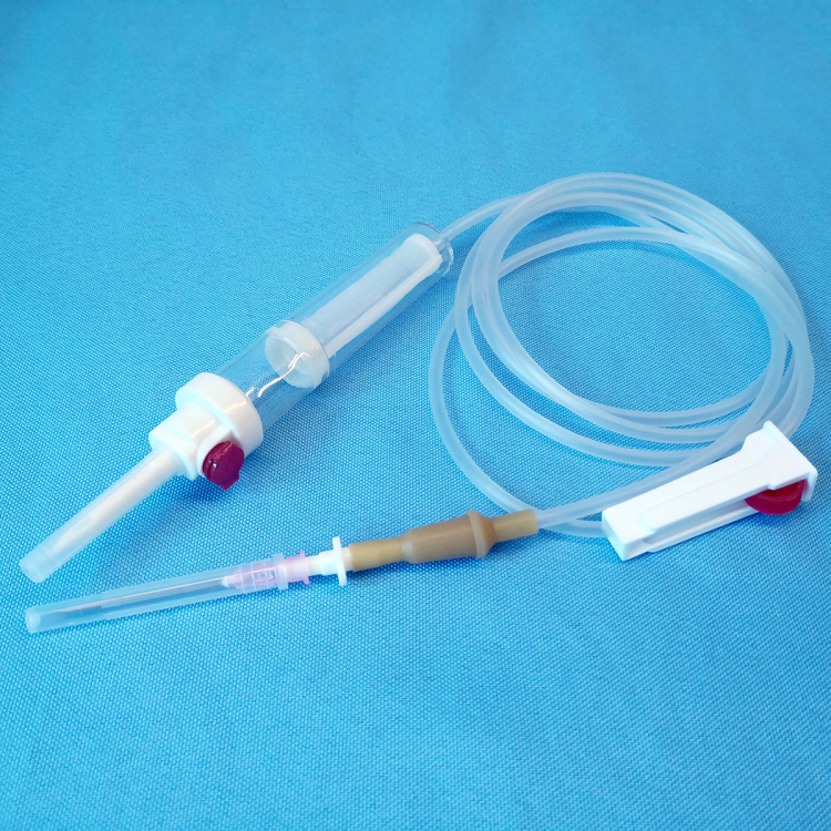 Consumibles médicos juego de transfusión de sangre desechable CE ISO juego de transfusión de sangre con aguja para suero