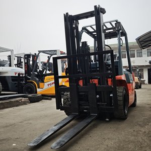 Chariot élévateur diesel Toyota FD30 à bas prix, 3 tonnes, chariot élévateur Toyota 30 d'occasion, 3 tonnes, pour la manutention des matériaux - Product Image 2