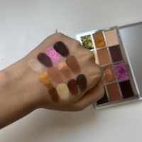 Palette de fards à paupières métalliques lumineux professionnels - Poudre scintillante pour peaux claires et foncées