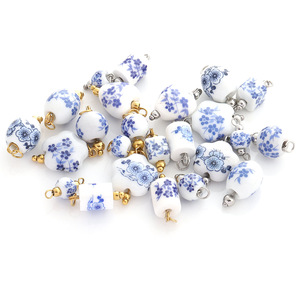Cuentas de porcelana blanca y azul de estilo chino, formas mixtas para hacer joyas, colgante de cerámica de acero inoxidable, adorno H1605 - Product Image 3