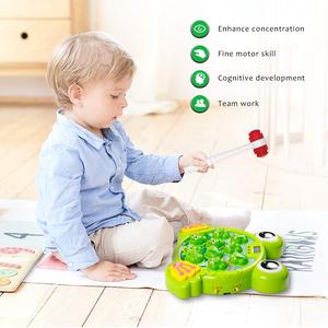 Juguete Educativo Interactivo de Moda: Juego de Escritorio de Ranas Hambrientas, Juego de Golpear a la Rana con Martillo para Niños con Música y Luz - Product Image 4