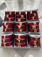 Bracelet en tissu rouge exquis et magnifique avec 26 lettres de l'alphabet pour femmes, idéal pour les rendez-vous quotidiens, les fêtes, les vacances, le Nouvel An, les cadeaux et les tenues de vacances